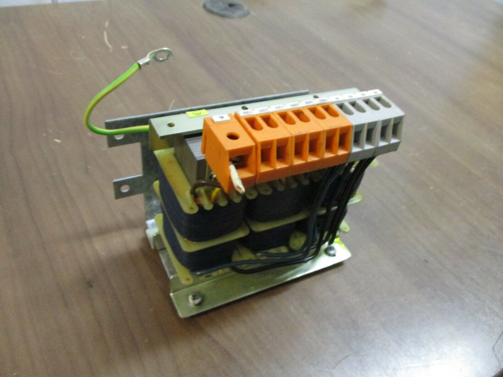 DIP Transformer 0048421212 130VA Pri: 660/400V Sec: 18V 3Ph 50-60Hz Used