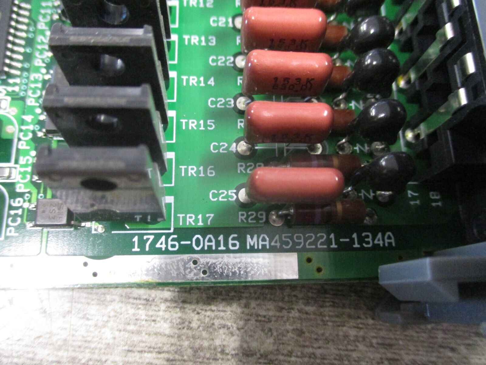 Allen- Bradley SLC 500 Output Module 1746-OA16 Ser. D 85-265 VAC Used