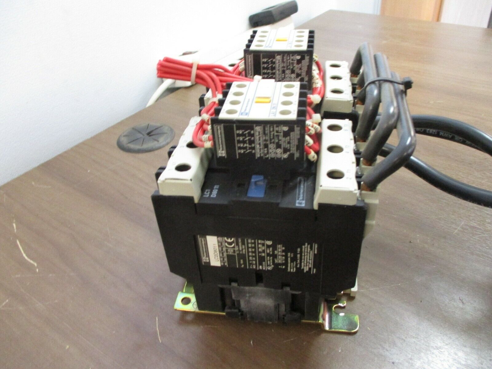 Telemecanique Reversing Starter LC2D8011 / LR2 D33 120V Coil Trip: 63-80A 600V
