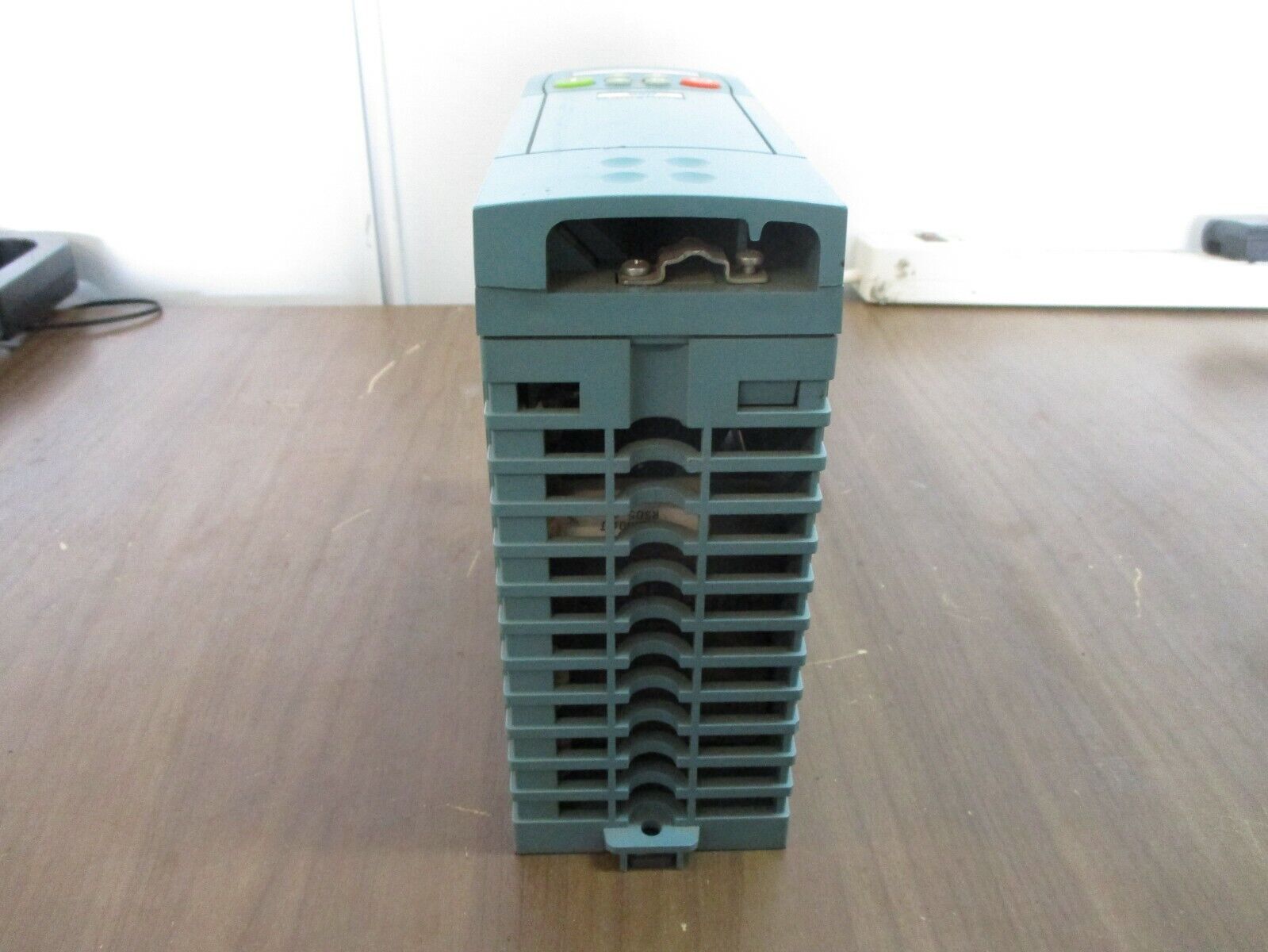 SSD 650 Series AC Drive 650V/0003/460/RBN 3HP 3Ph w/ Keypad Used