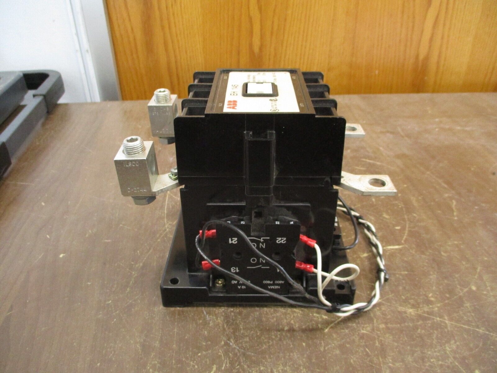 ABB Contactor EH 145 24VDC Coil 170A 600V 2P *Missing Base Screws* Used