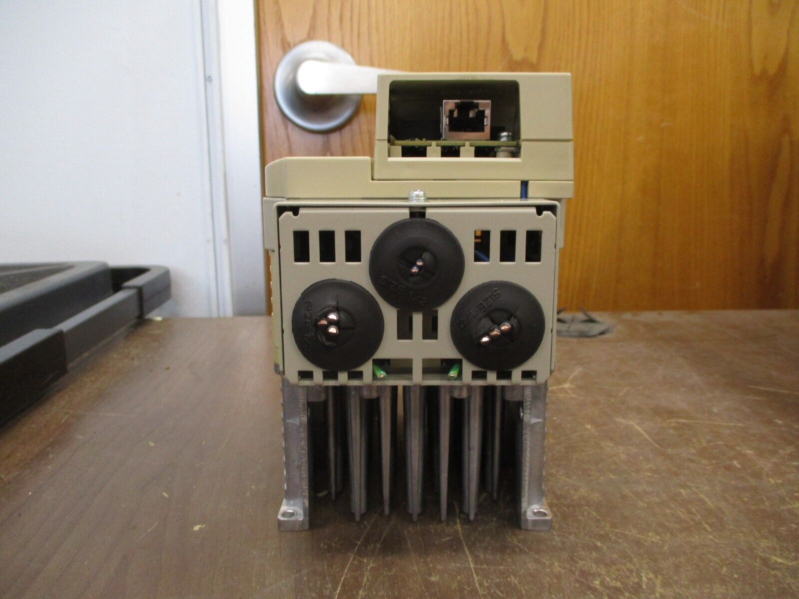 Yaskawa V1000 AC Drive CIMR-VU4A0004FAA Rev. C 1HP w/ Keypad Used