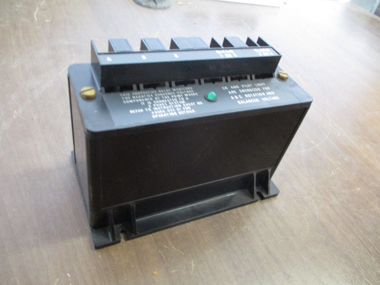 Allen-Bradley Line Voltage Monitor Relay 813S-V0WE Ser. B 120V 3Ph 60Hz Used
