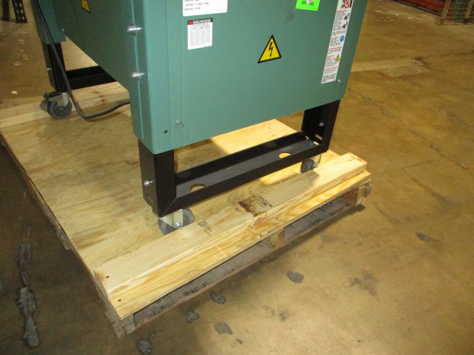 Signode Semi-Automatic Strapping Machine LBX2300 115V 1Ph 60Hz Strap Size: 6mm