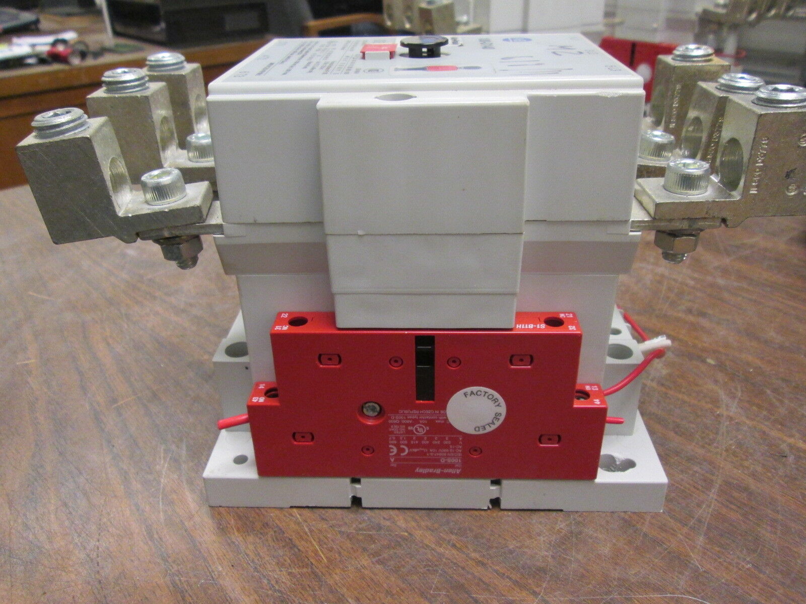 Allen-Bradley Safety Contactor 100S-D140D22BC 120V Coil 220A 600V Used