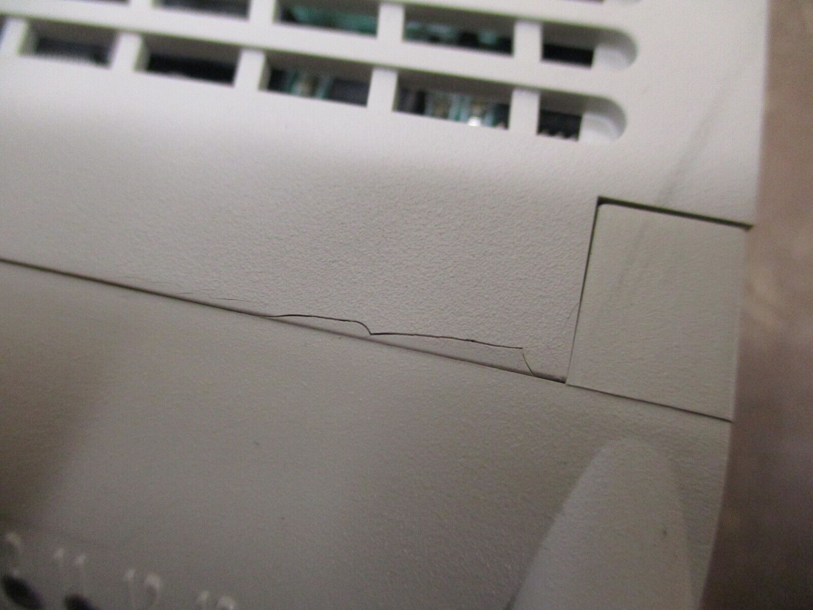 Emerson Ovation Analog Output Hart Module 5X00062G01 *Cracked Case* Used