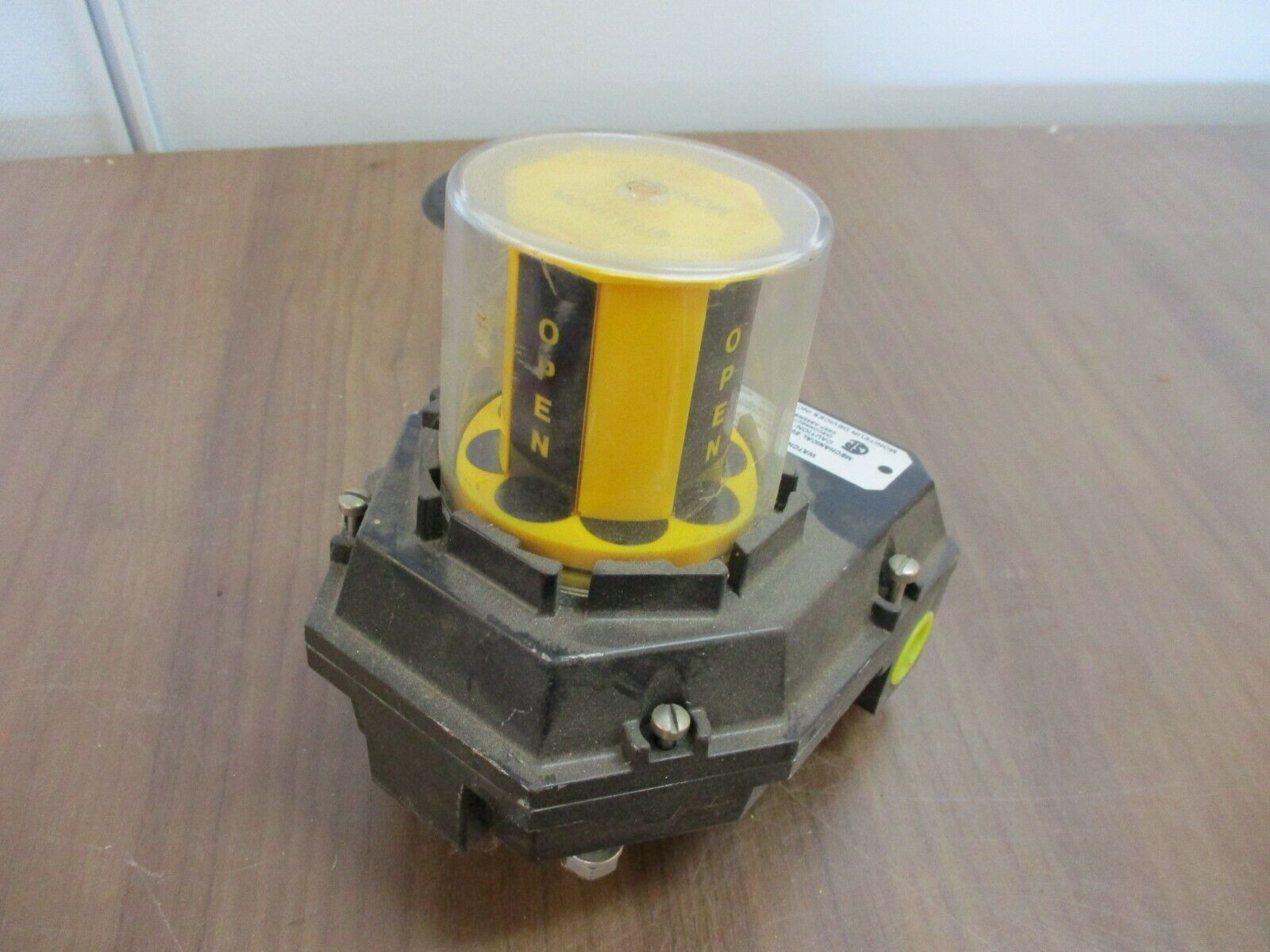 Moniteur, Watchman valve position transmitter, part#: FMYB- 5120, used