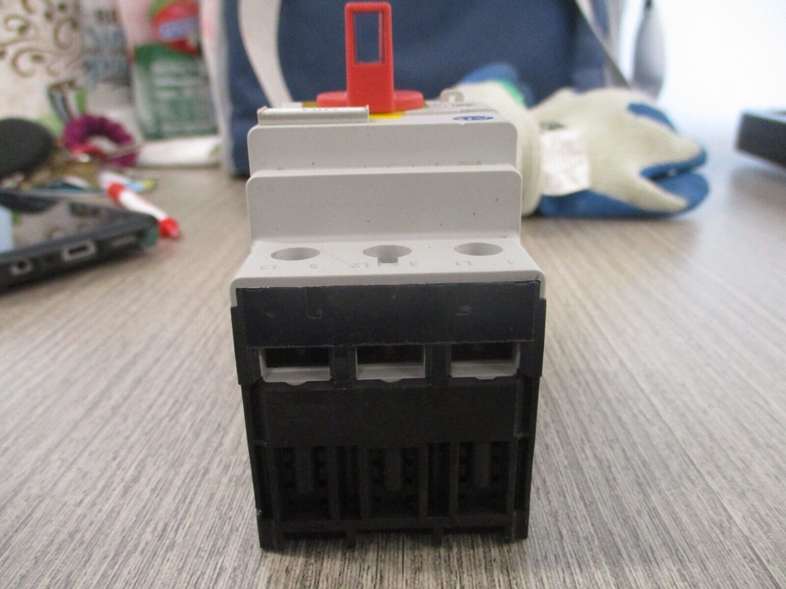 Allen-Bradley Manual Motor Protector 140M-C2E-C10 Trip : 6.3-10A