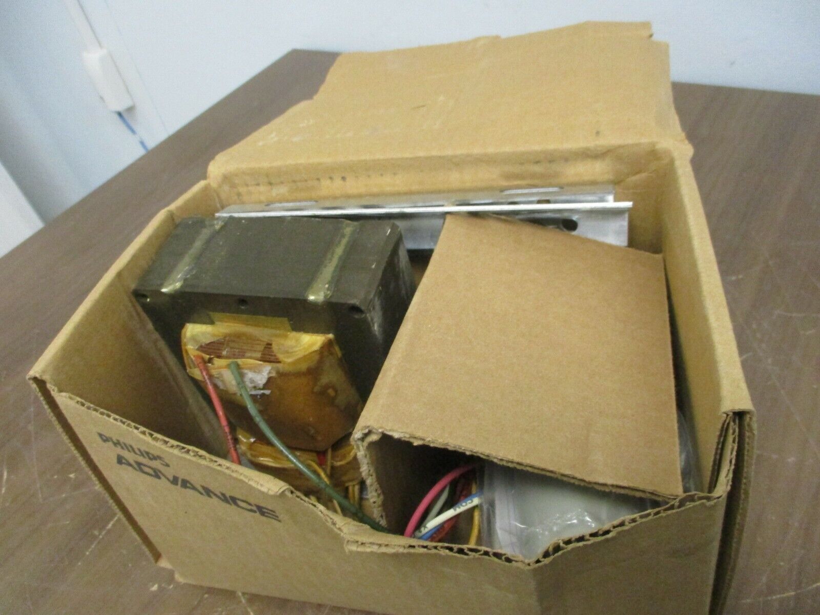 Philips Advance Core & Coil Ballast Kit 71A5993-001D 350W 120/208/240/277V 60Hz