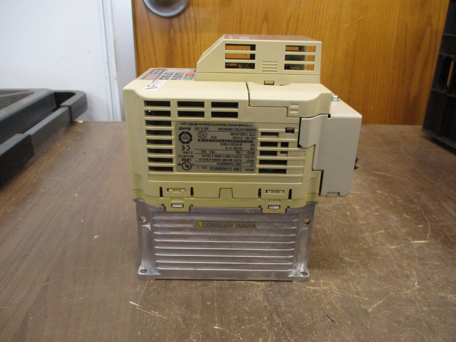 Yaskawa V1000 AC Drive CIMR-VU4A0004FAA Rev. C 1HP w/ Keypad Used