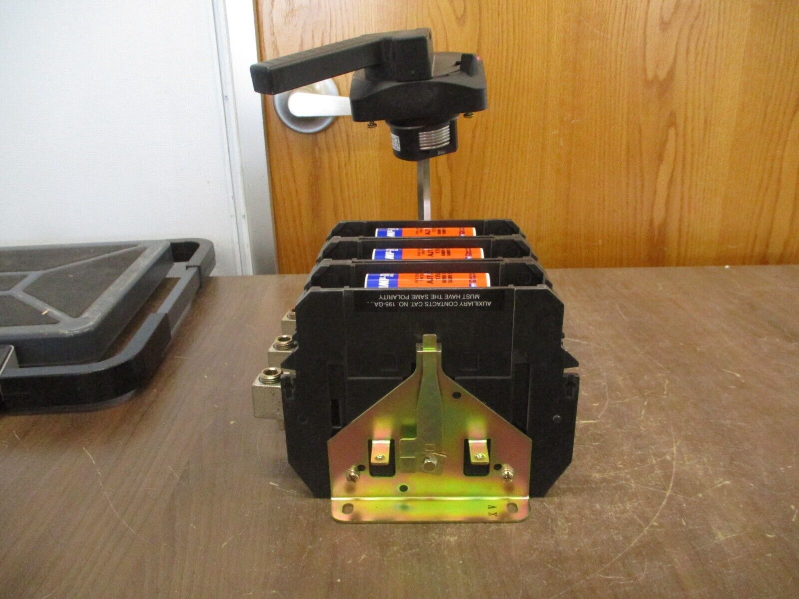 Allen-Bradley Fusible Disconnect Switch 194R-NJ200P3 Ser. B 200A 600V 3P Used