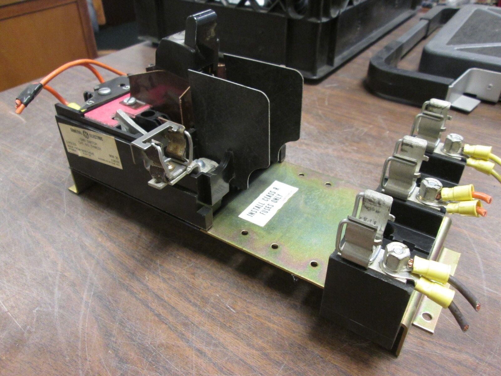 GE QMR Switch THMC31 3P Used