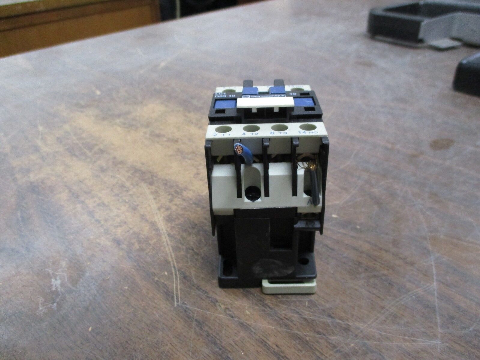 Telemecanique Contactor LC1 D09 10 120V Coil 20A 600V Used