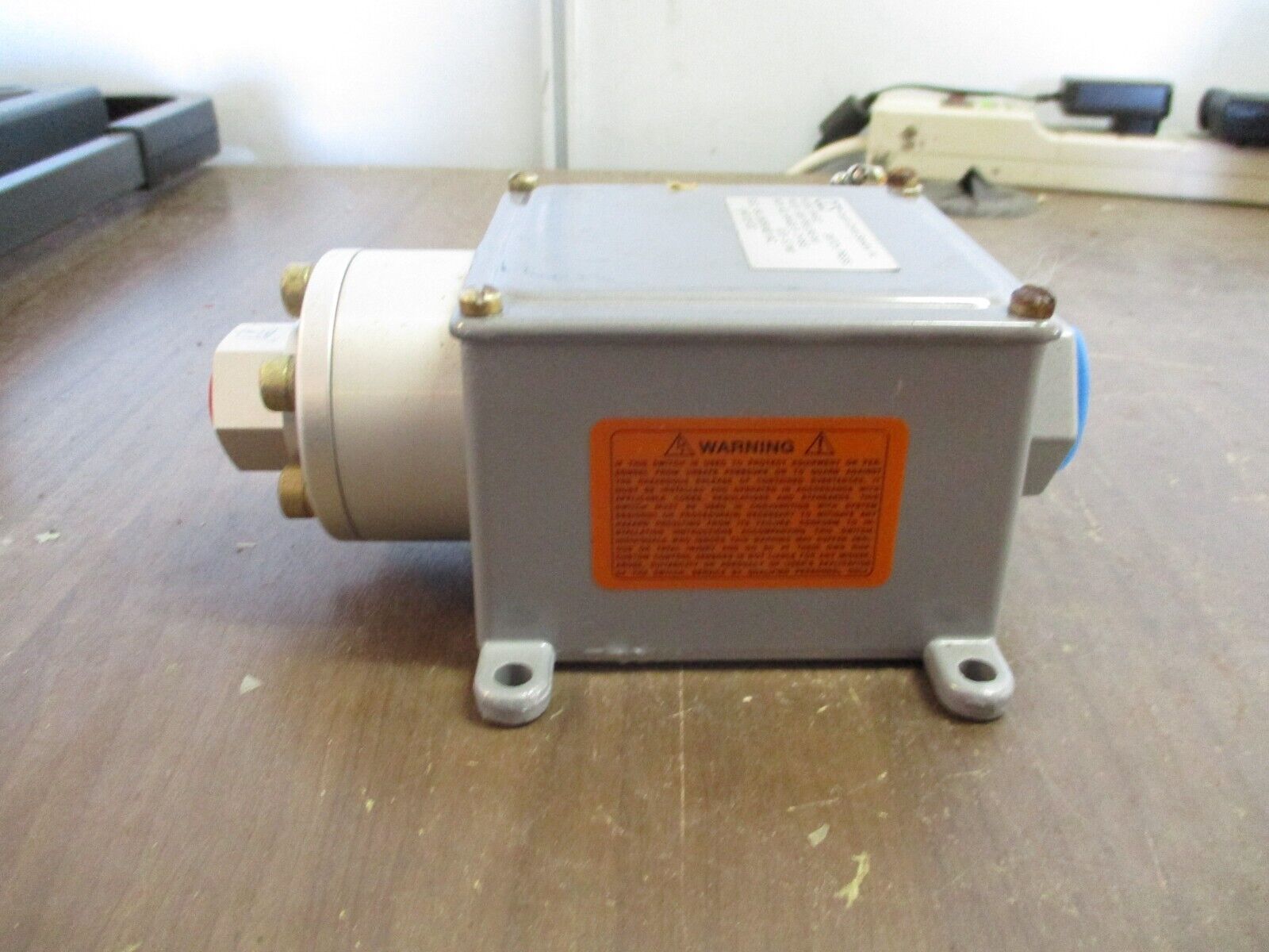 CCS Pressure Switch 604GJ2 Range: 8-75PSIG 15A 125/250/480VAC 0.4A 125VDC