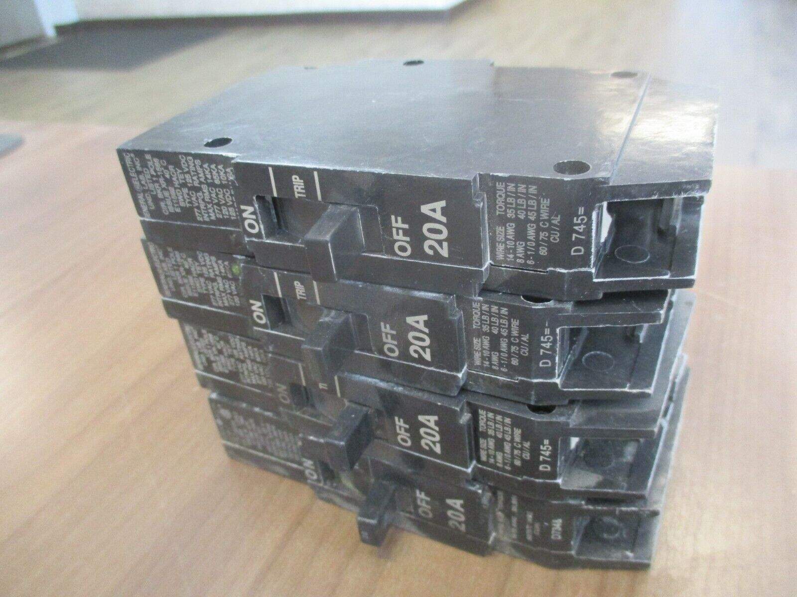 GE Bolt-On Circuit Breaker TEY120 20A 277V 1P *Lot of 4* Used