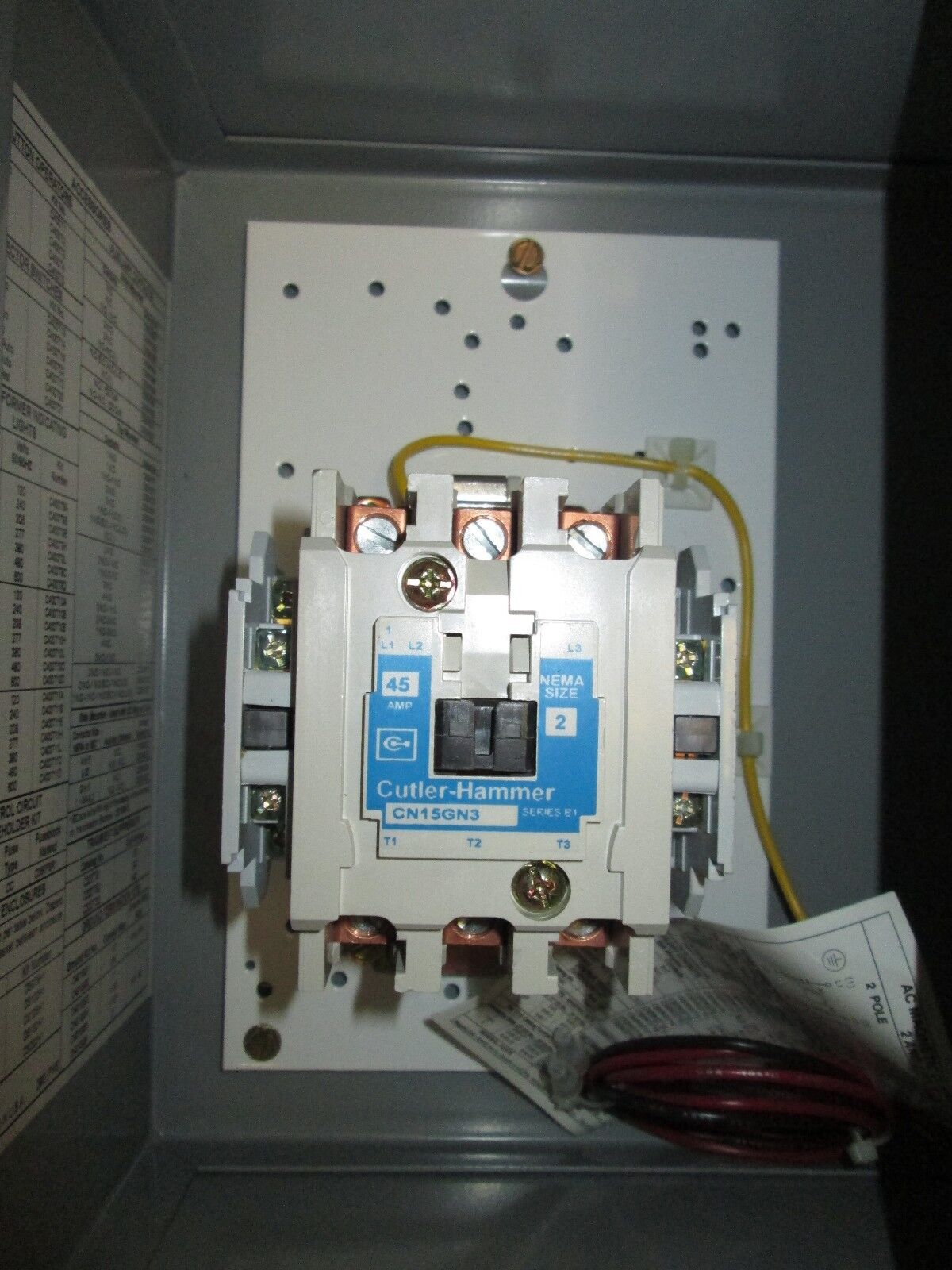 Cutler-Hammer Enclosed Starter ECN0121A3A Size 2 Nema 1 Enclosure New Surplus