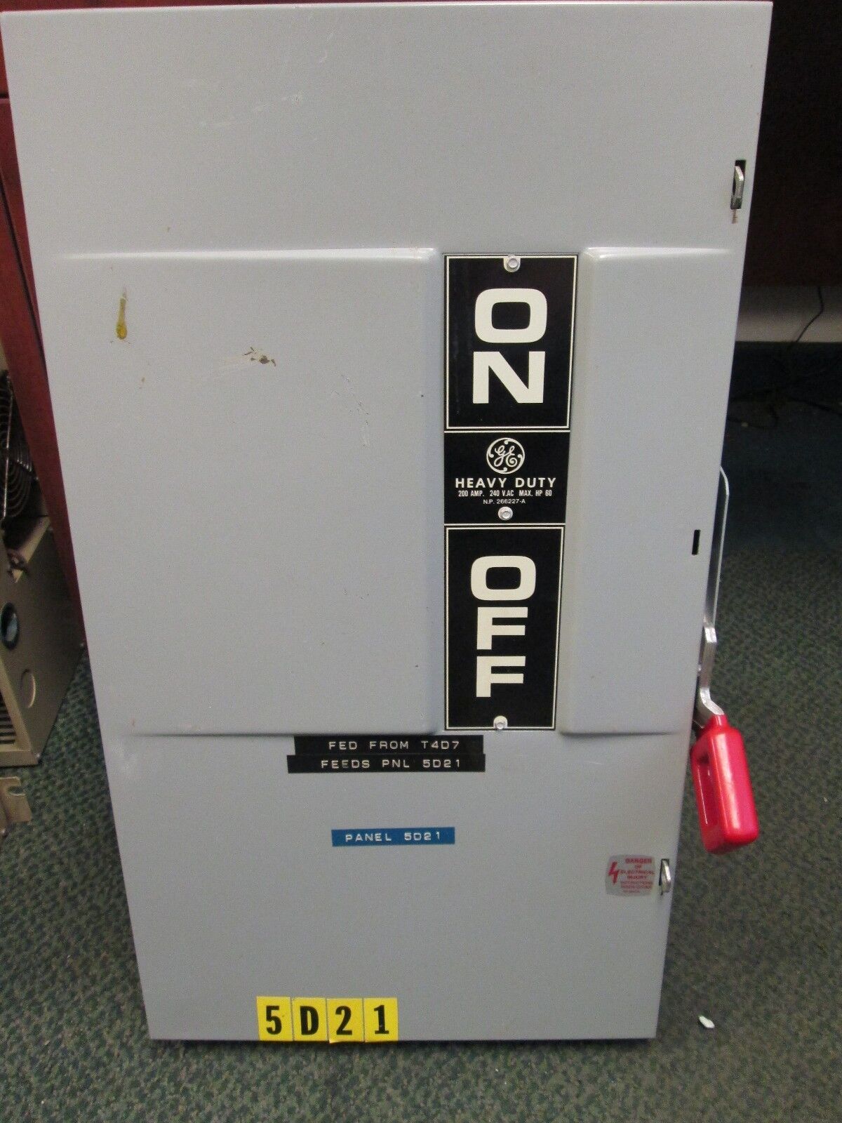GE Fusible Safety Switch Disconnect TH4324 Mod 5 200A 240V Type 1 Enclosure Used