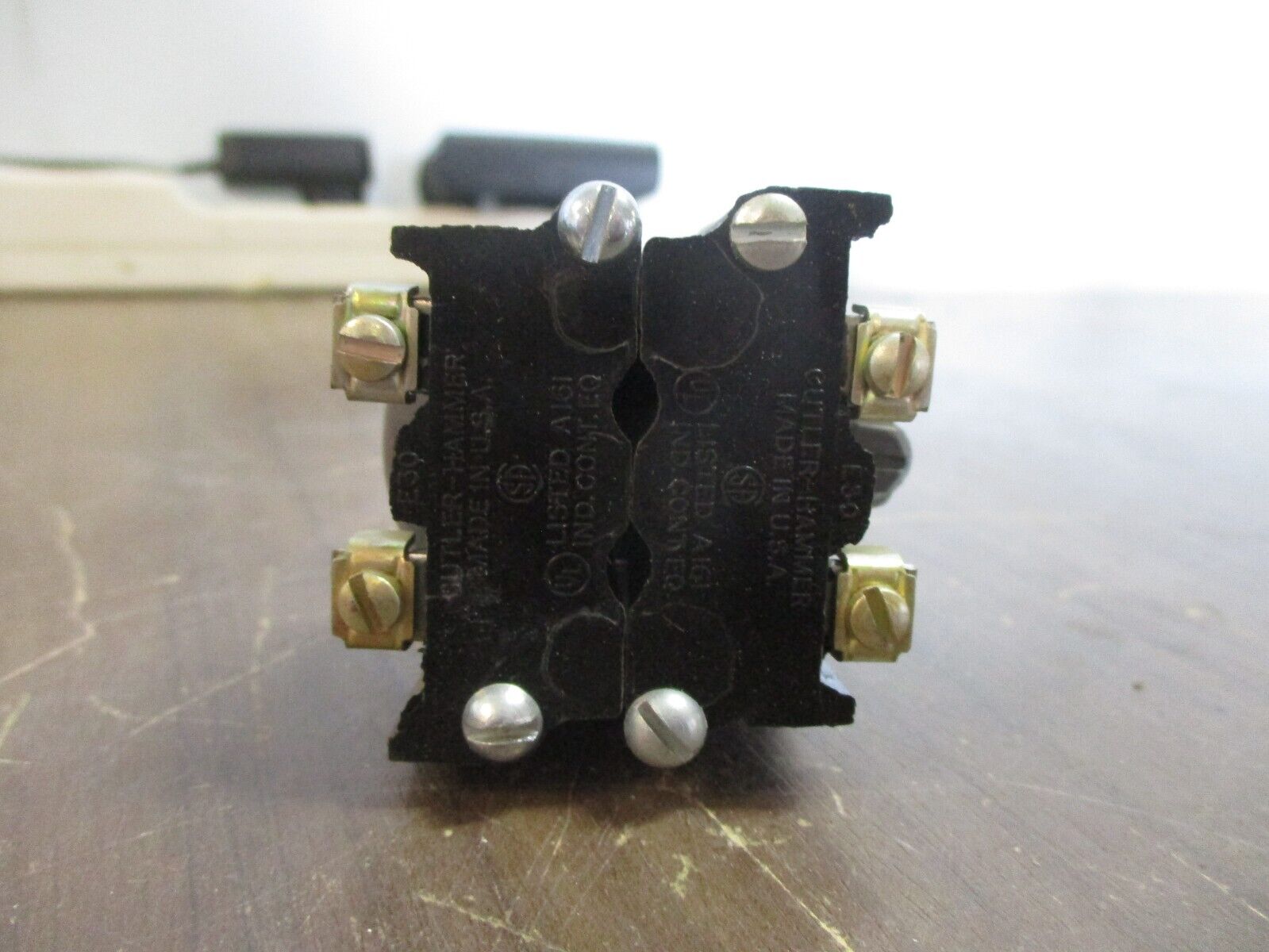 Cutler-Hammer Compact Pushbutton Indicating Light E30CG 12V New Surplus