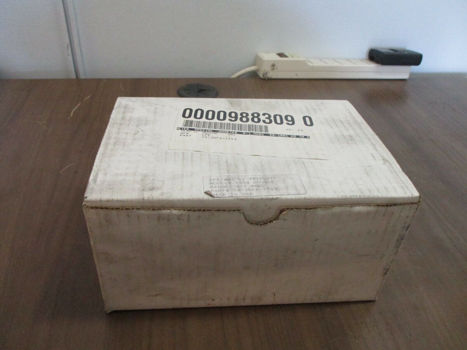 Triplett 1954 Double Meter V4-30FA-ZT03 Range: 0-1 mADC New Surplus