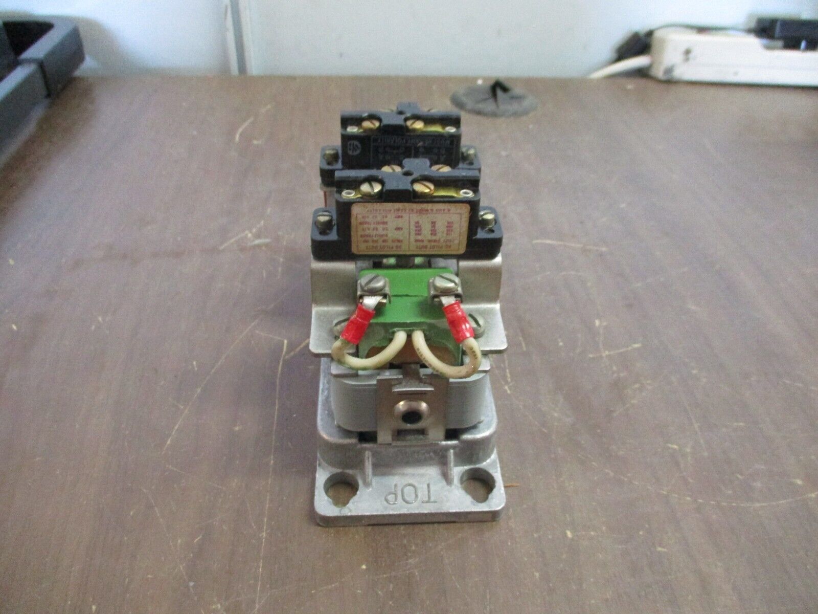 GE Pneumatic Time-Delay Relay CR2820B111AA2 Ser. A 115V Coil 600V New Surplus