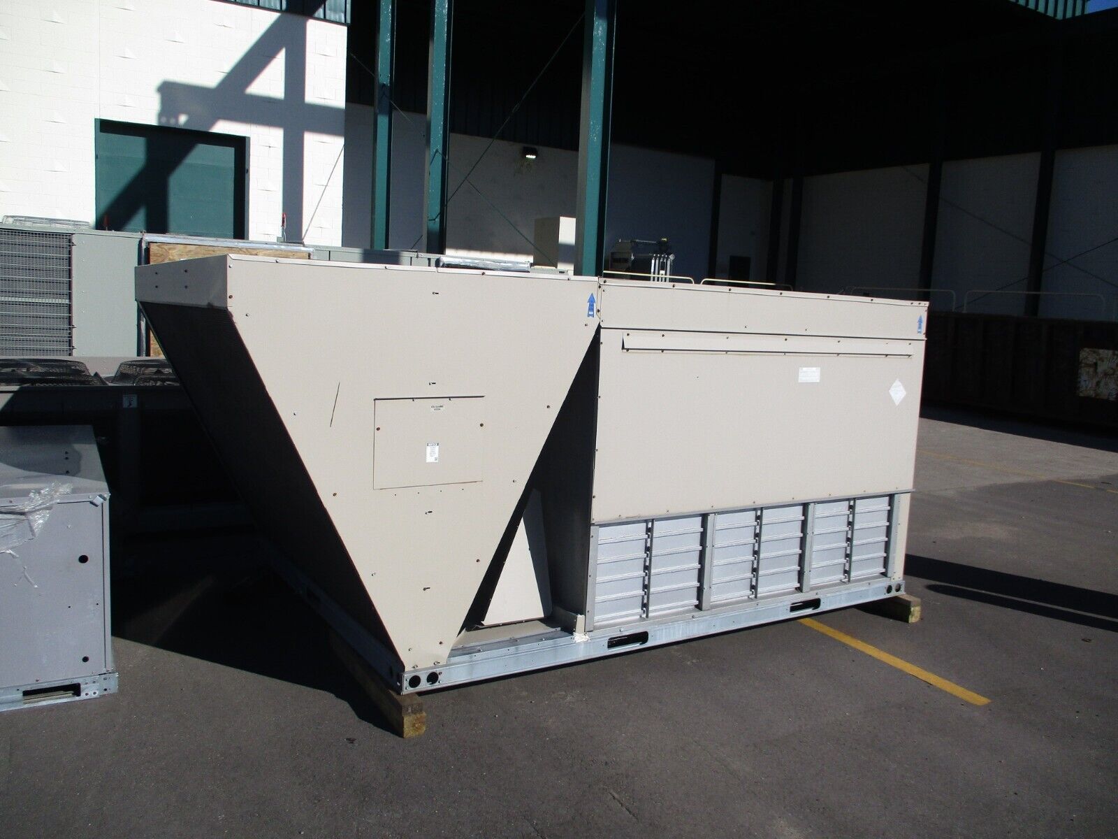 Lennox LCH Rooftop Unit LCH360H4BP1G 30 Ton Electric Heat 68.9KW Heat 480V 3Ph