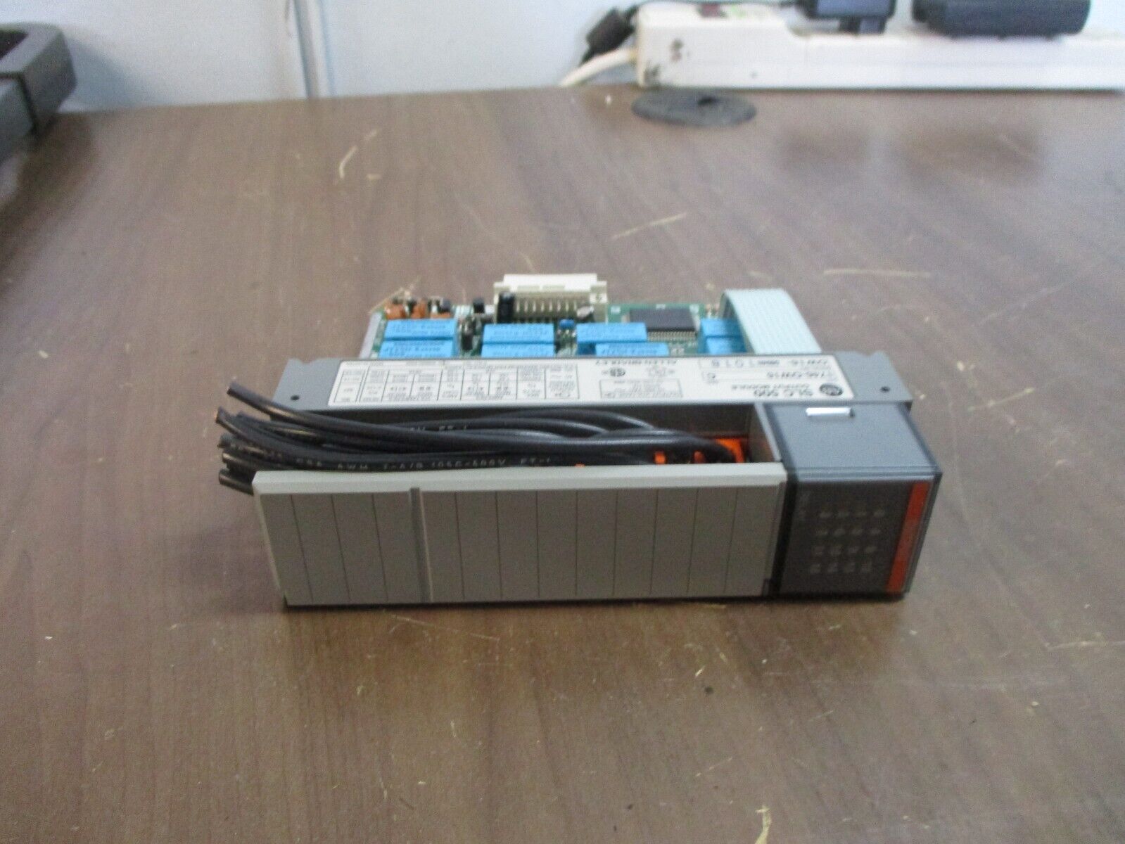 Allen-Bradley SLC 500 Output Module 1746-OW16 Ser C 10-250VAC/10-125VDC Output