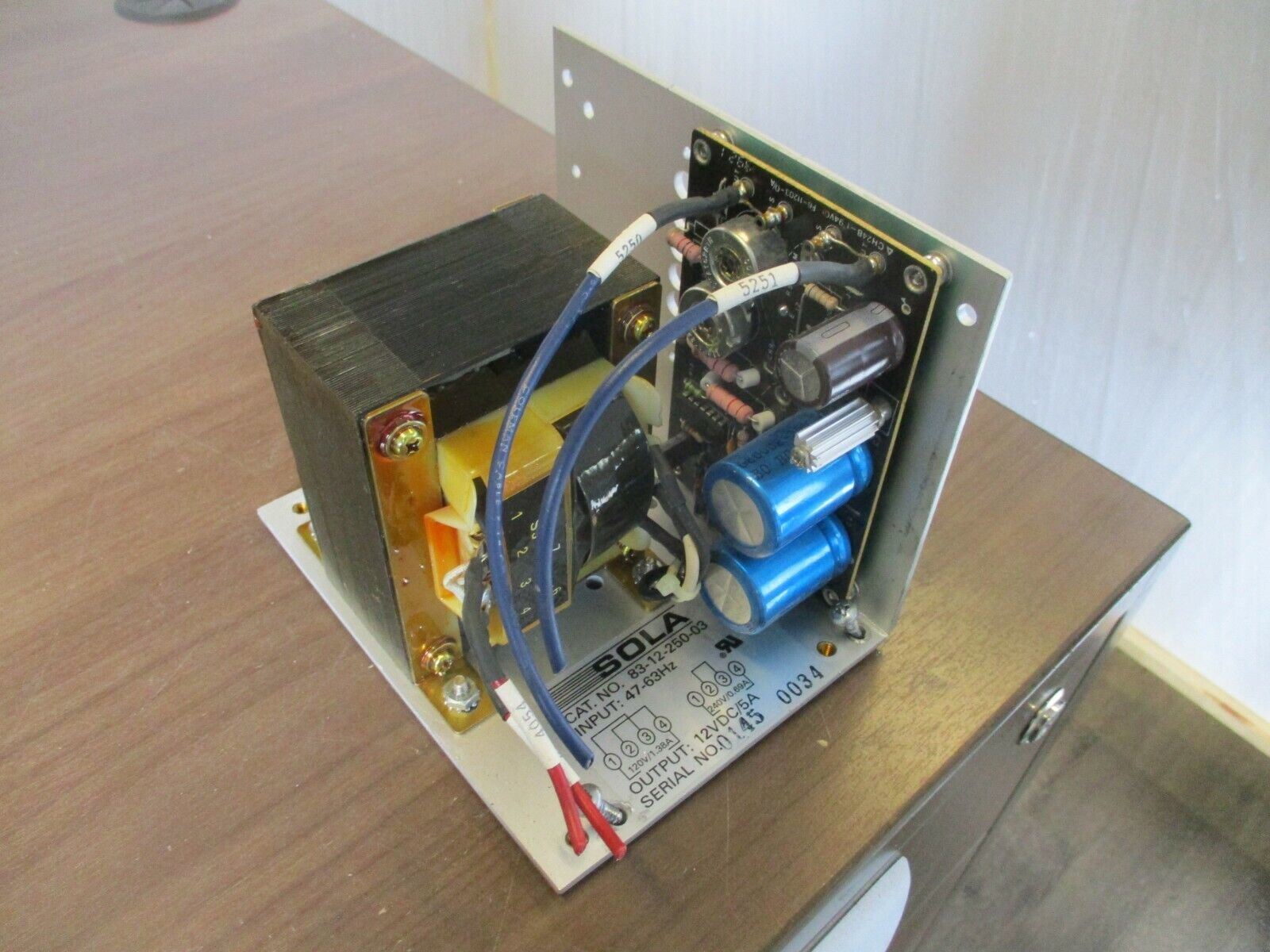 Sola Power Supply 83-12-250-03 Input: 120/240V Output: 12VDC Used