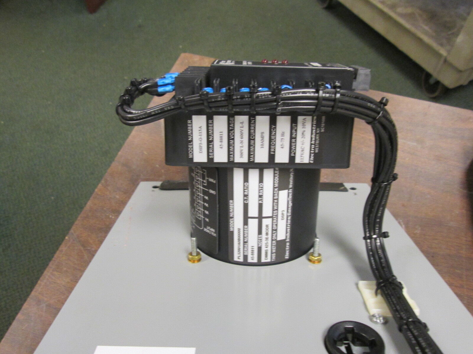 GE Spectra Series Power Meter w/ Disconnect APM4803E520 480V 50/60Hz 3Ph 3W Used