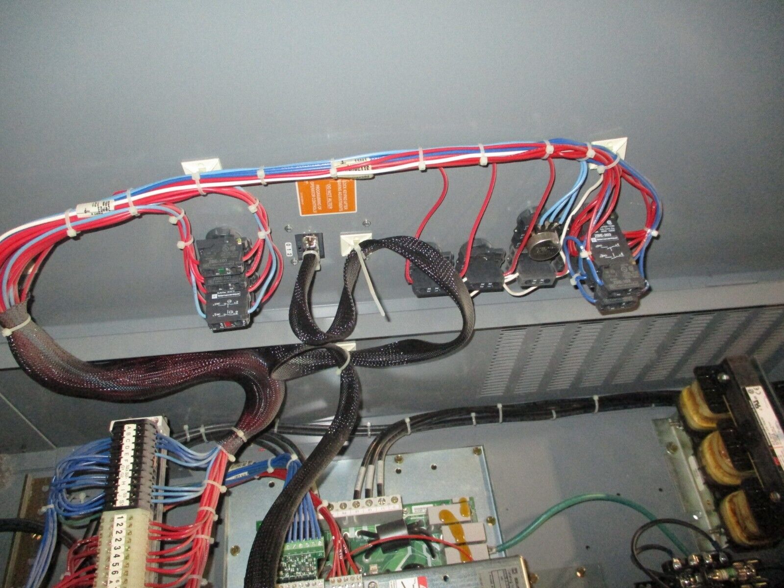 Square D Econoflex Altivar AC Drive w/ Bypass 8839 58EJG4VY Ser. A 15HP 3Ph Used