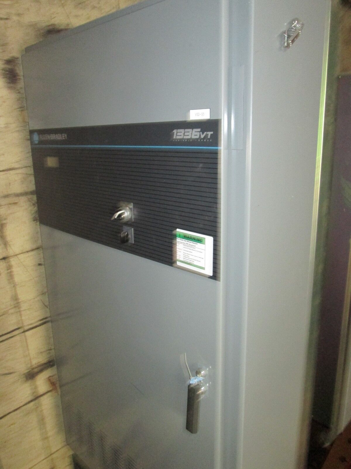 Allen-Bradley 1336VT AC Drive 1336VT-B060P-EAGP-EPK-PN1-R13-R51 60HP Used
