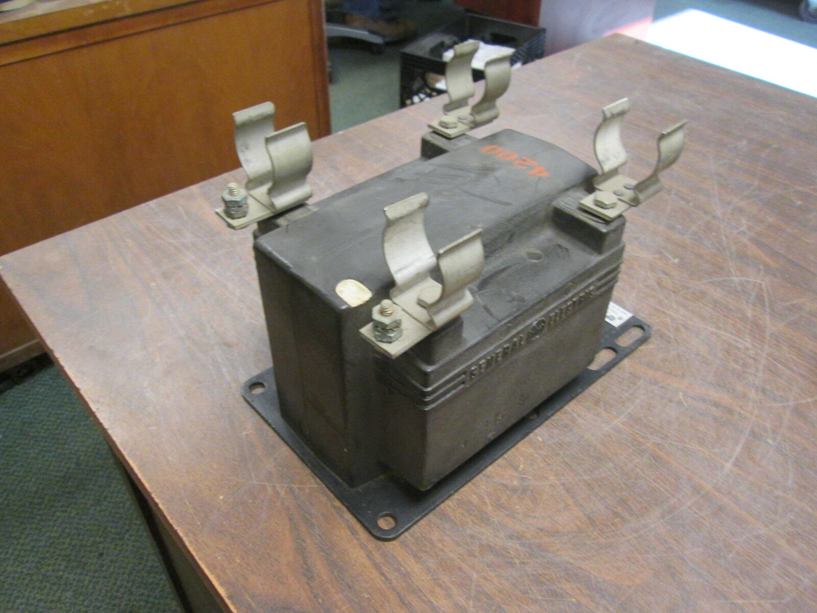 GE Type JVM Voltage Transformer 643X92 Ratio 35:1 Pri: 4200V 50-60Hz Used