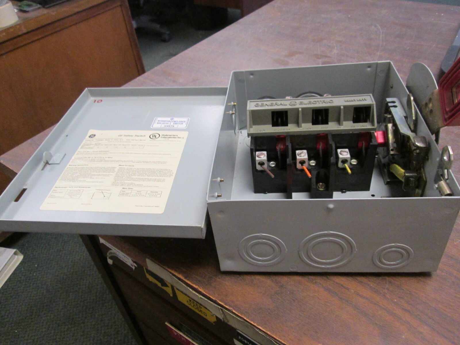 GE Non-Fusible Safety Switch THN3361 Mod 10 30A 600V Used