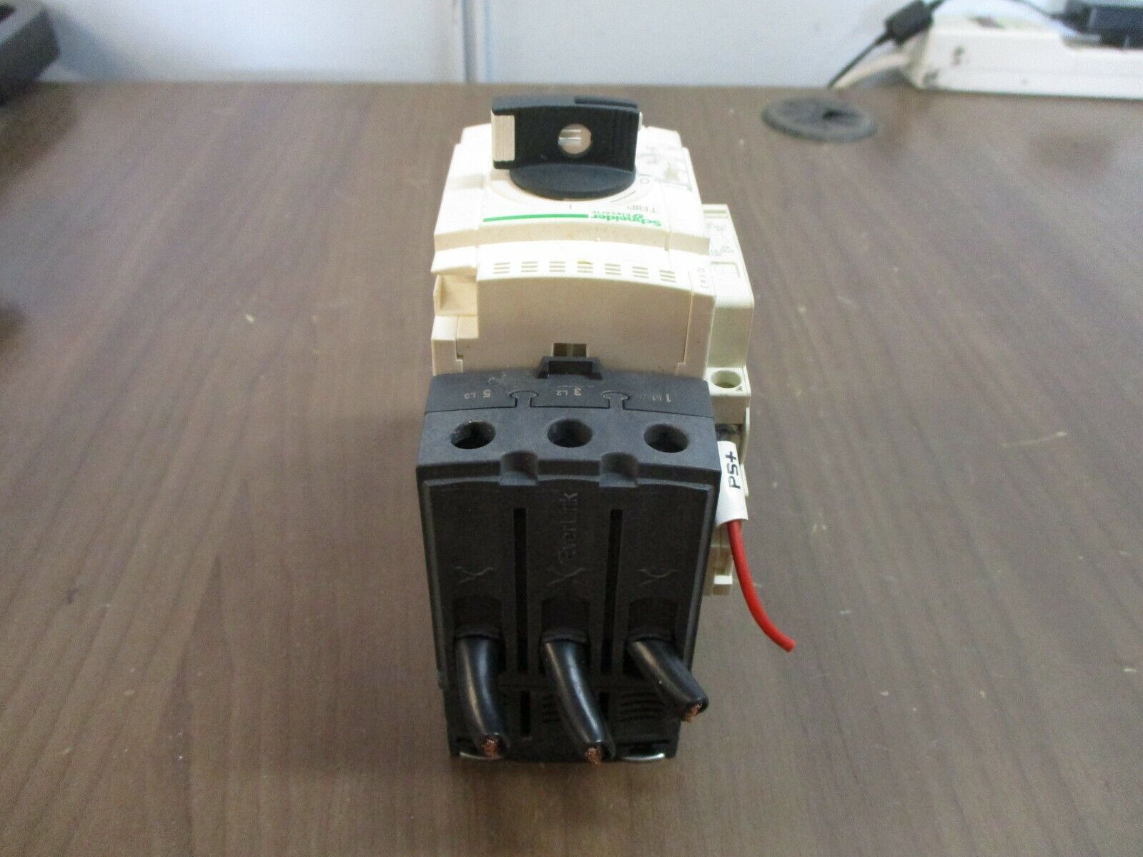 Schneider Electric Manual Starter GV3P 40 Trip: 30-40A w/ Aux Contact Used