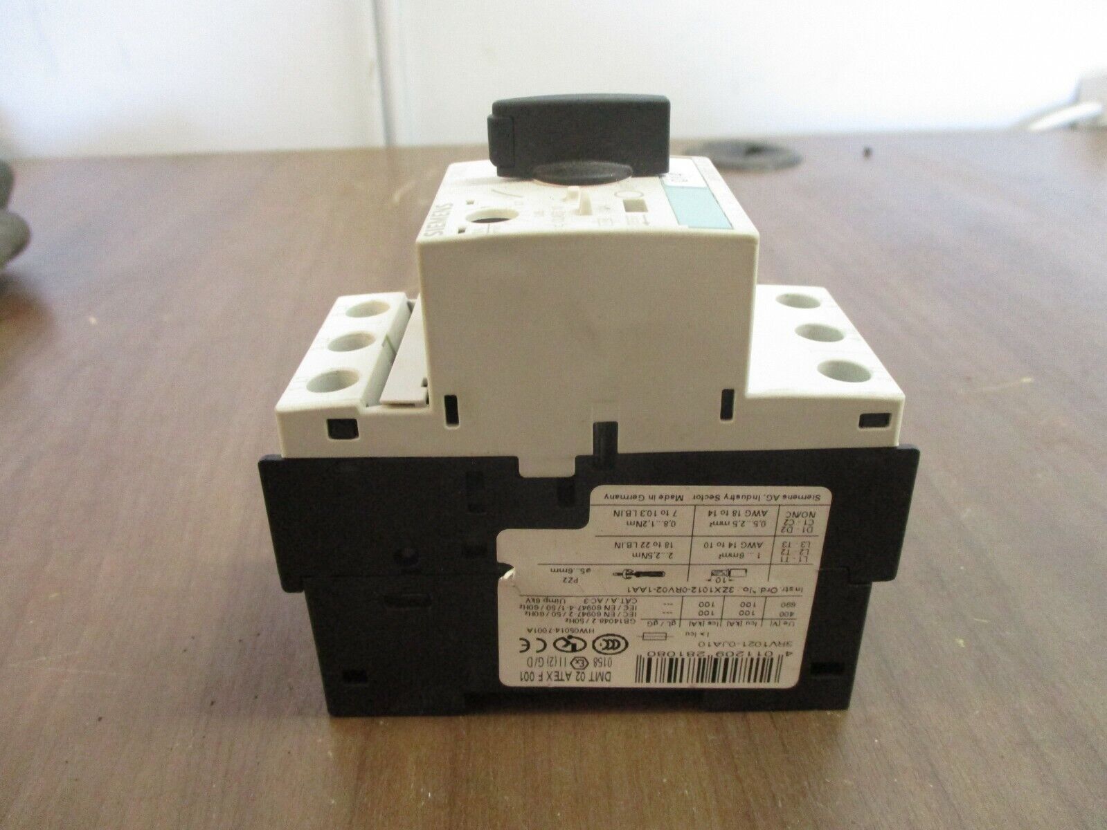 Siemens Sirius Motor Protector 3RV1021-0JA10 Trip: 0.7-1.0A Used