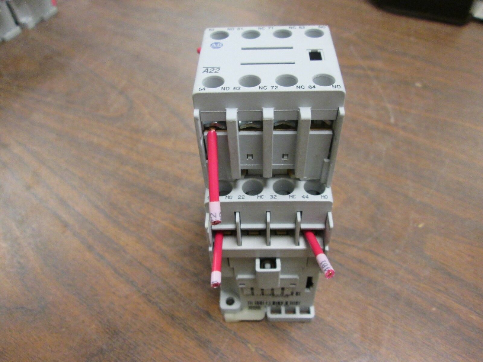 Allen-Bradley Contactor w/ Aux Contact Block 700-CF220* 120V Coil 25A 600V Used