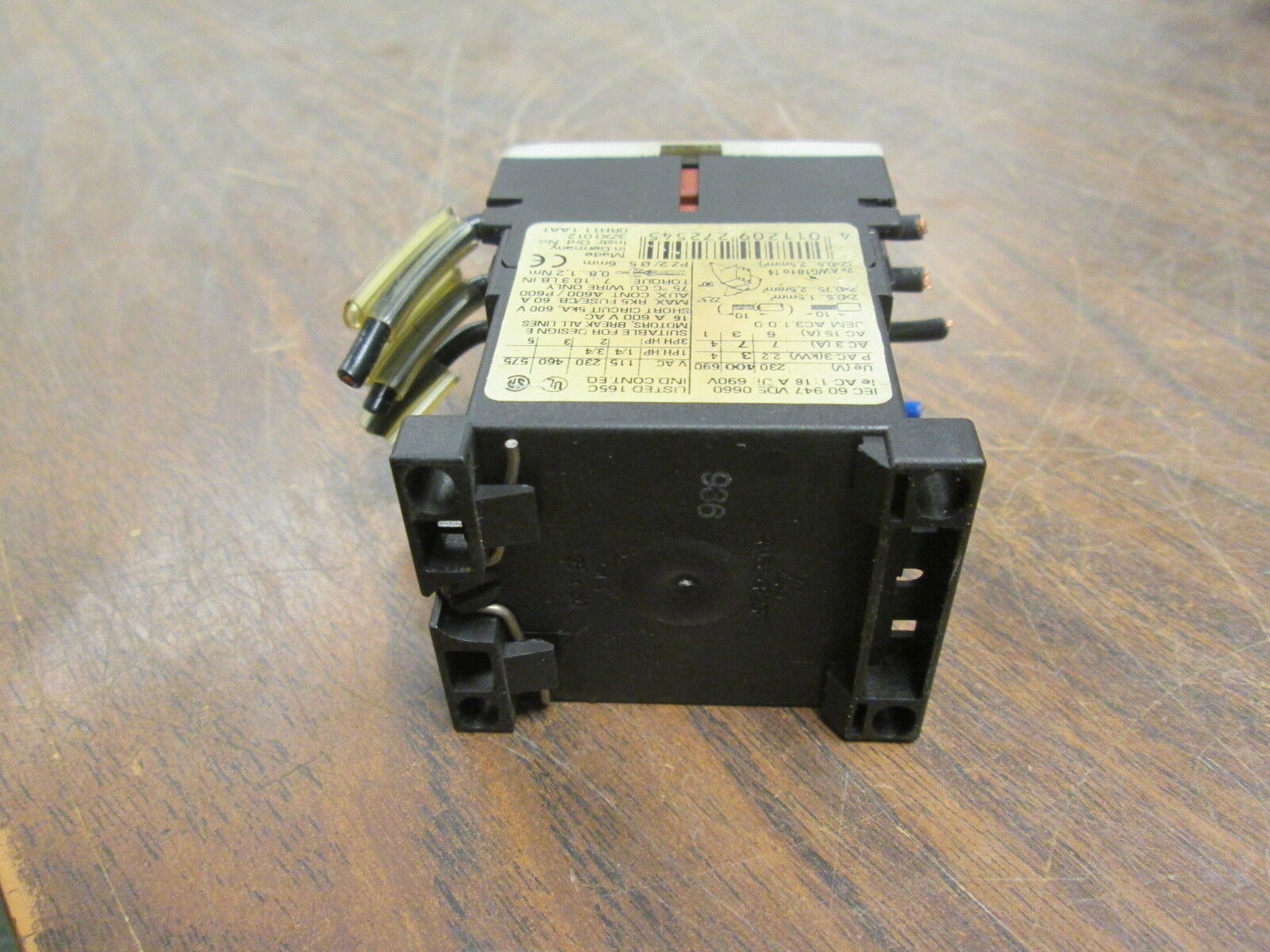 Siemens Sirius 3R Contactor 3RT1015-1BB41 24VDC Coil 16A 600V Used