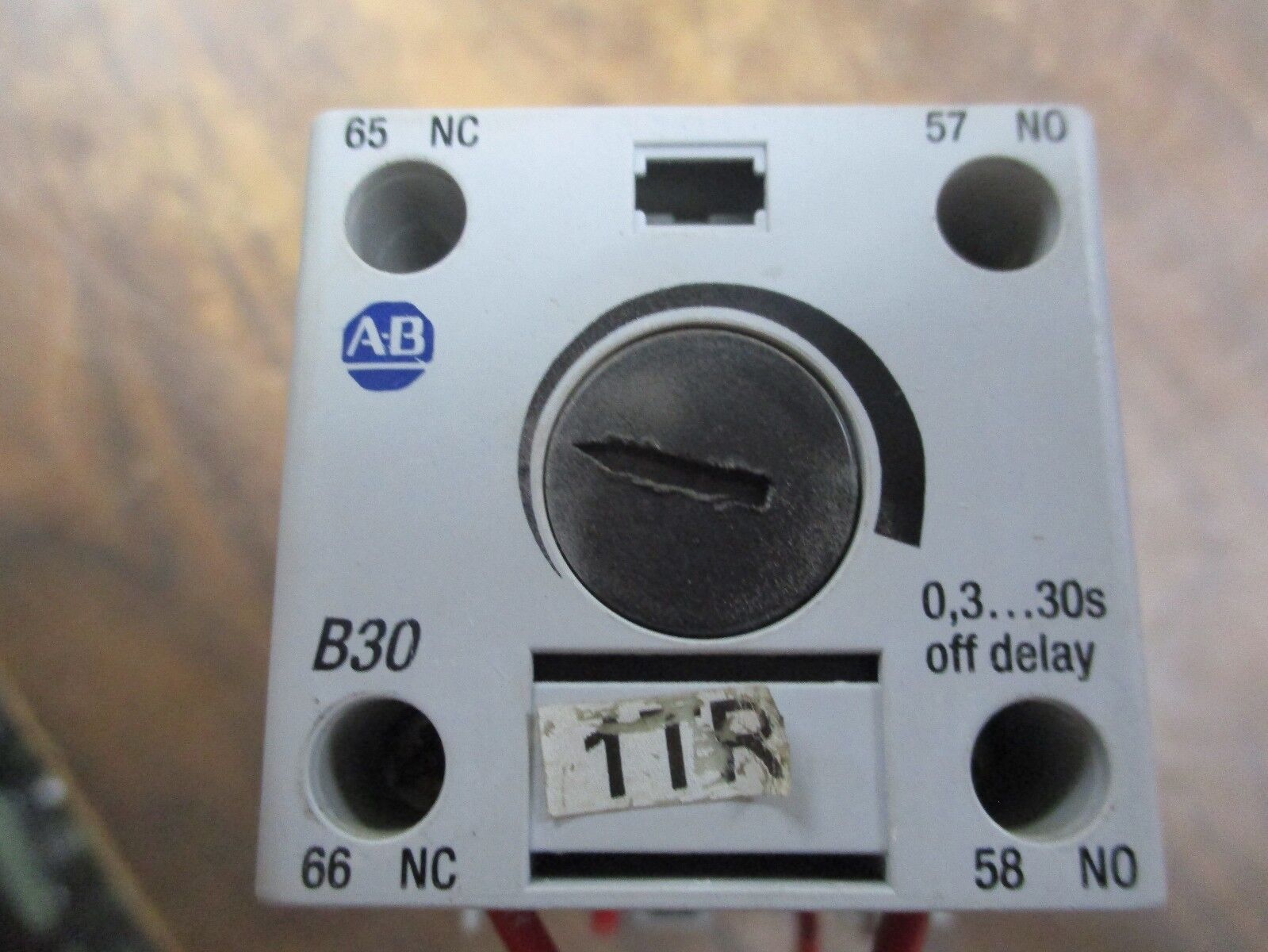 Allen-Bradley Time Delay Relay 700-CFZ1330D 120V Coil 25A 600V Delay:0.3-30s
