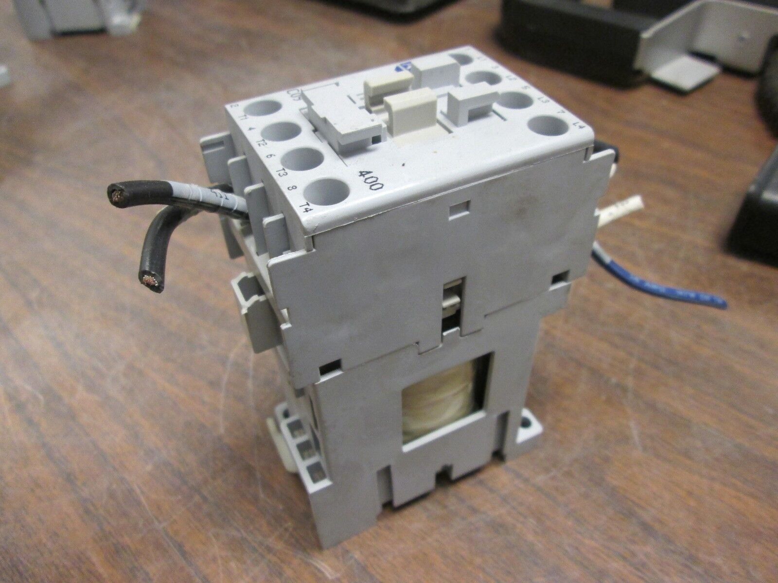 Allen-Bradley Contactor 100-C09D*400 24VDC Coil 25A 600V Used