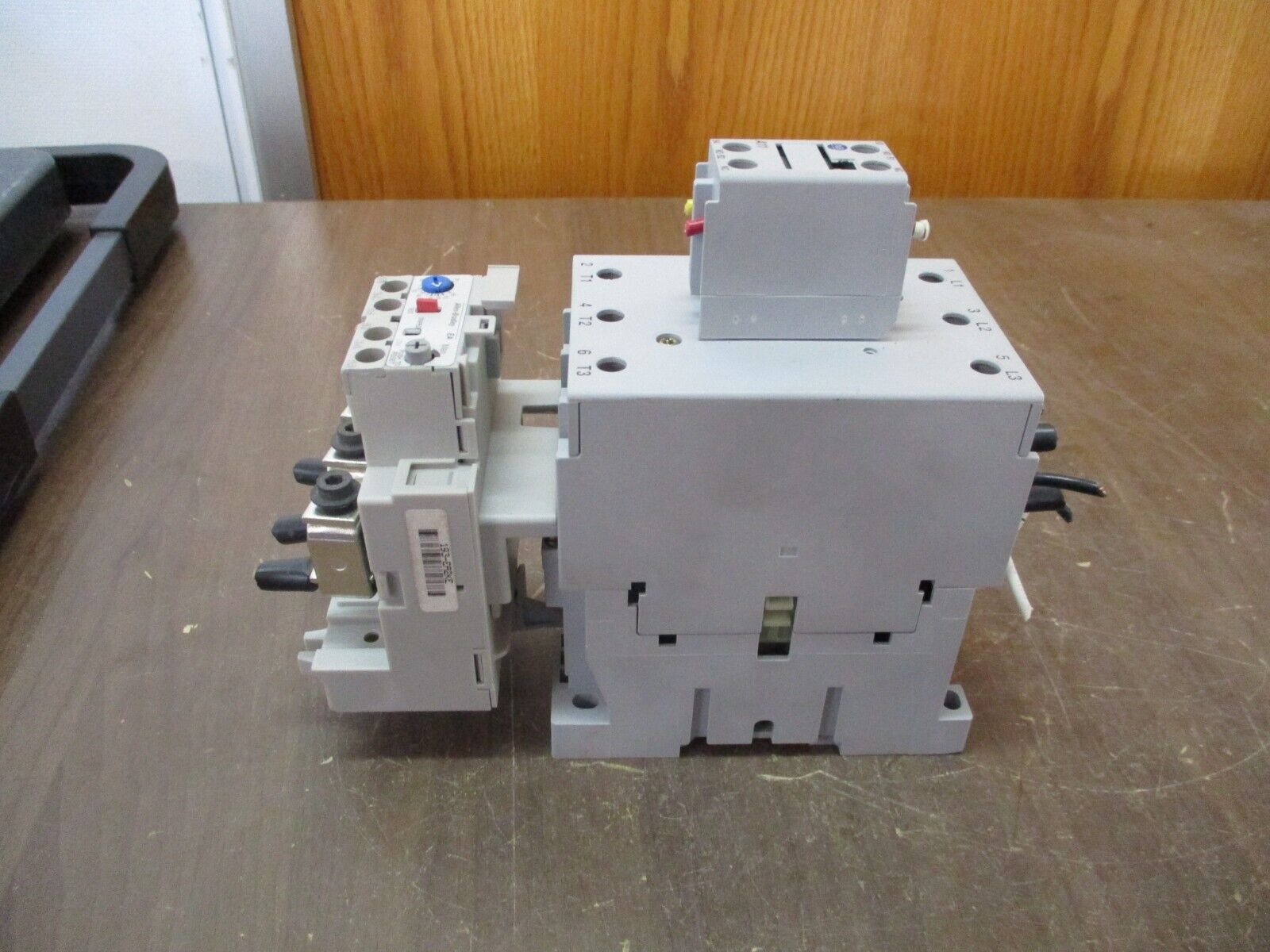 Allen-Bradley Starter 100-C72*00 / 193-EA2KE 120V Coil Trip: 26-85A 600V Used