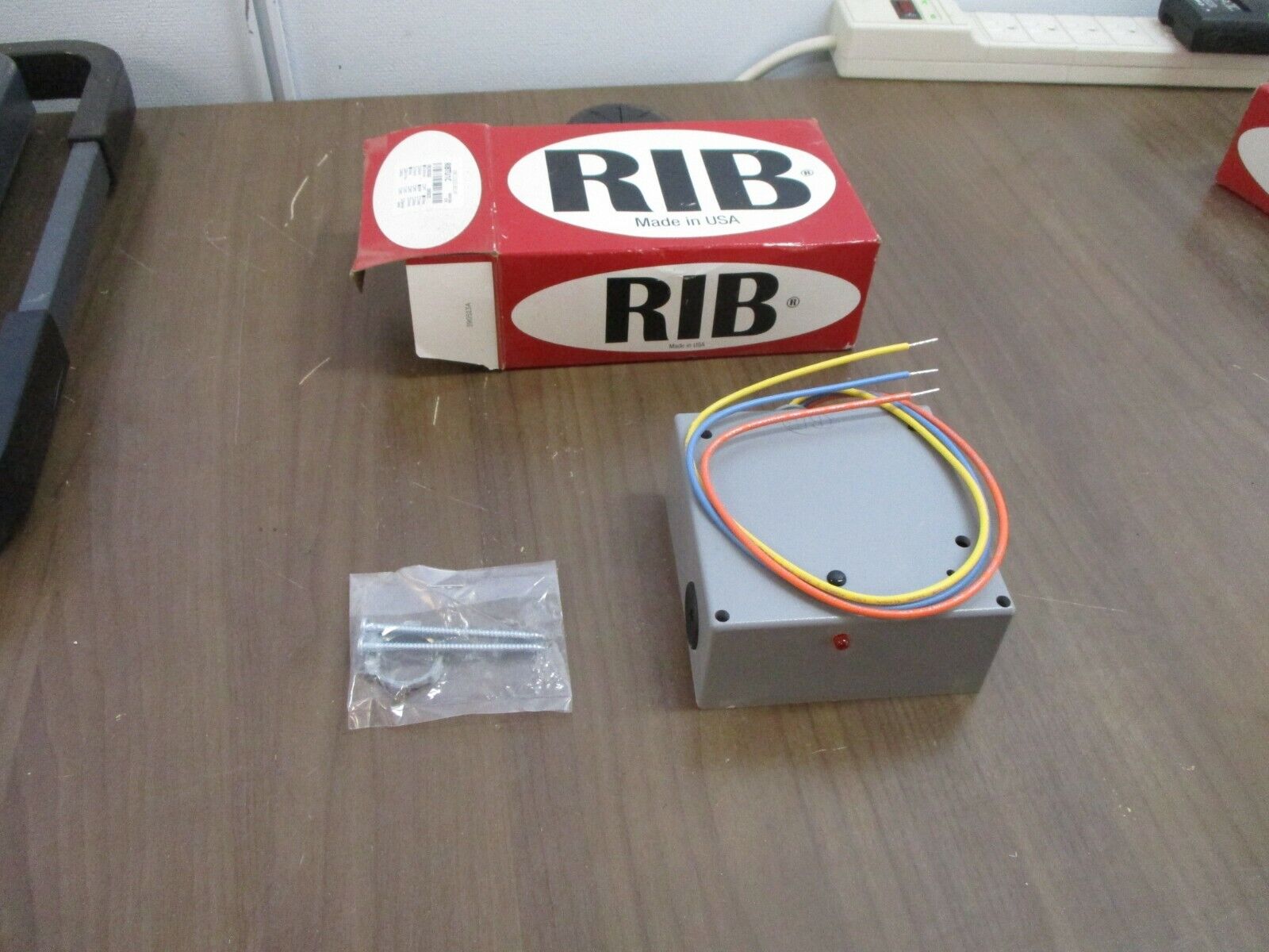 RIB Enclosed Relay RIBTU1C 10-30VAC/DC // 120VAC Coil 10A SPDT New Surplus