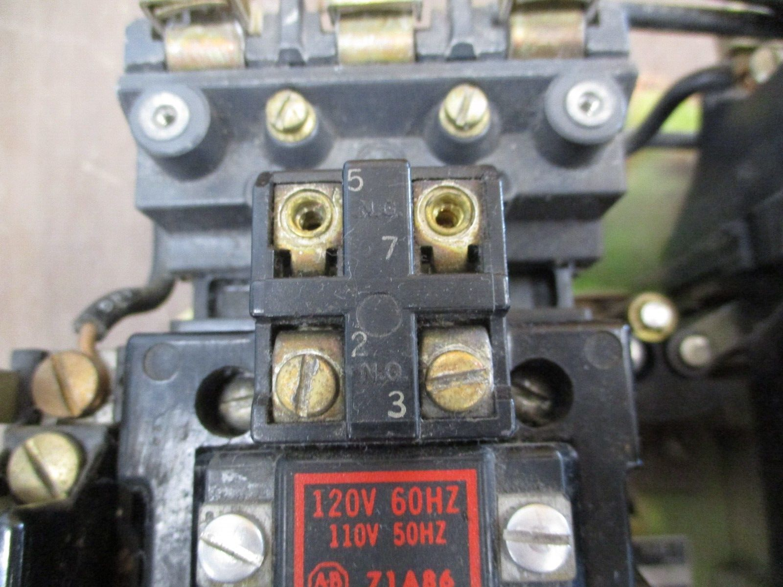 Allen-Bradley Size 1 Reversing Starter 705-B0D103 120V Coil *Heaters May Vary*