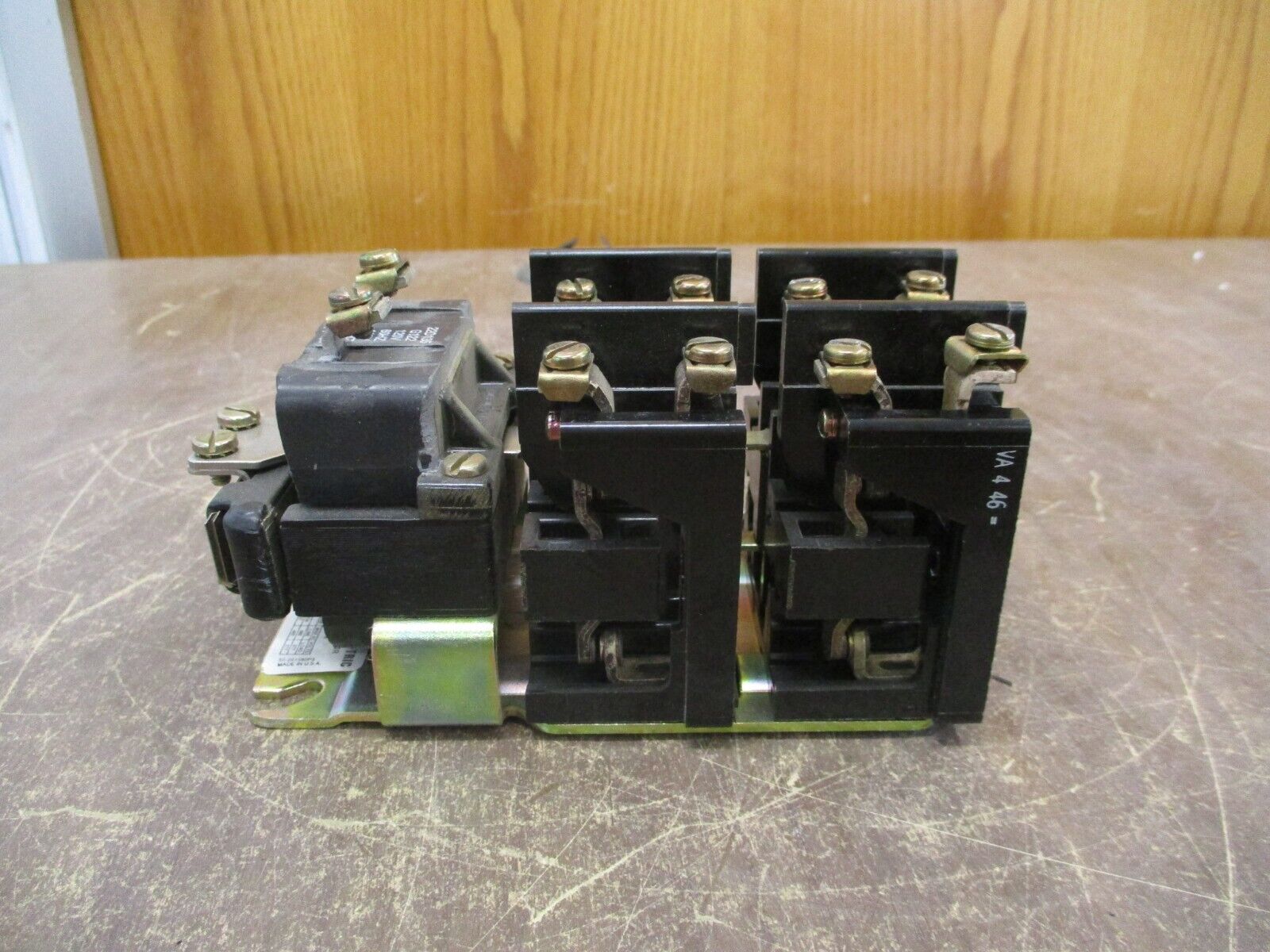 GE Lighting Contactor CR260L20JA 20A 120V Coil Used