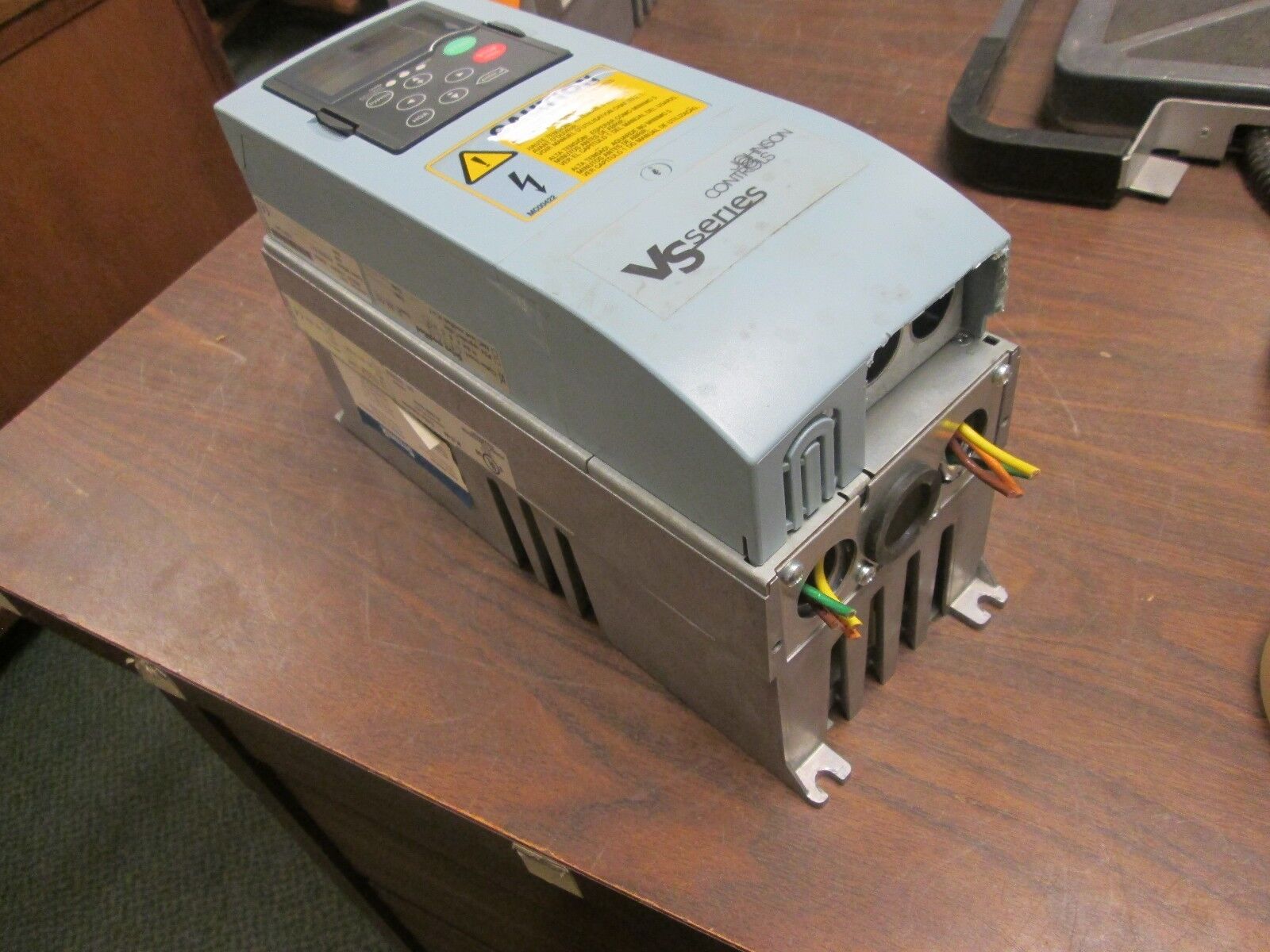 Johnson Controls VS Series AC Drive VS007410A-L0000 7.5HP 3Ph Used