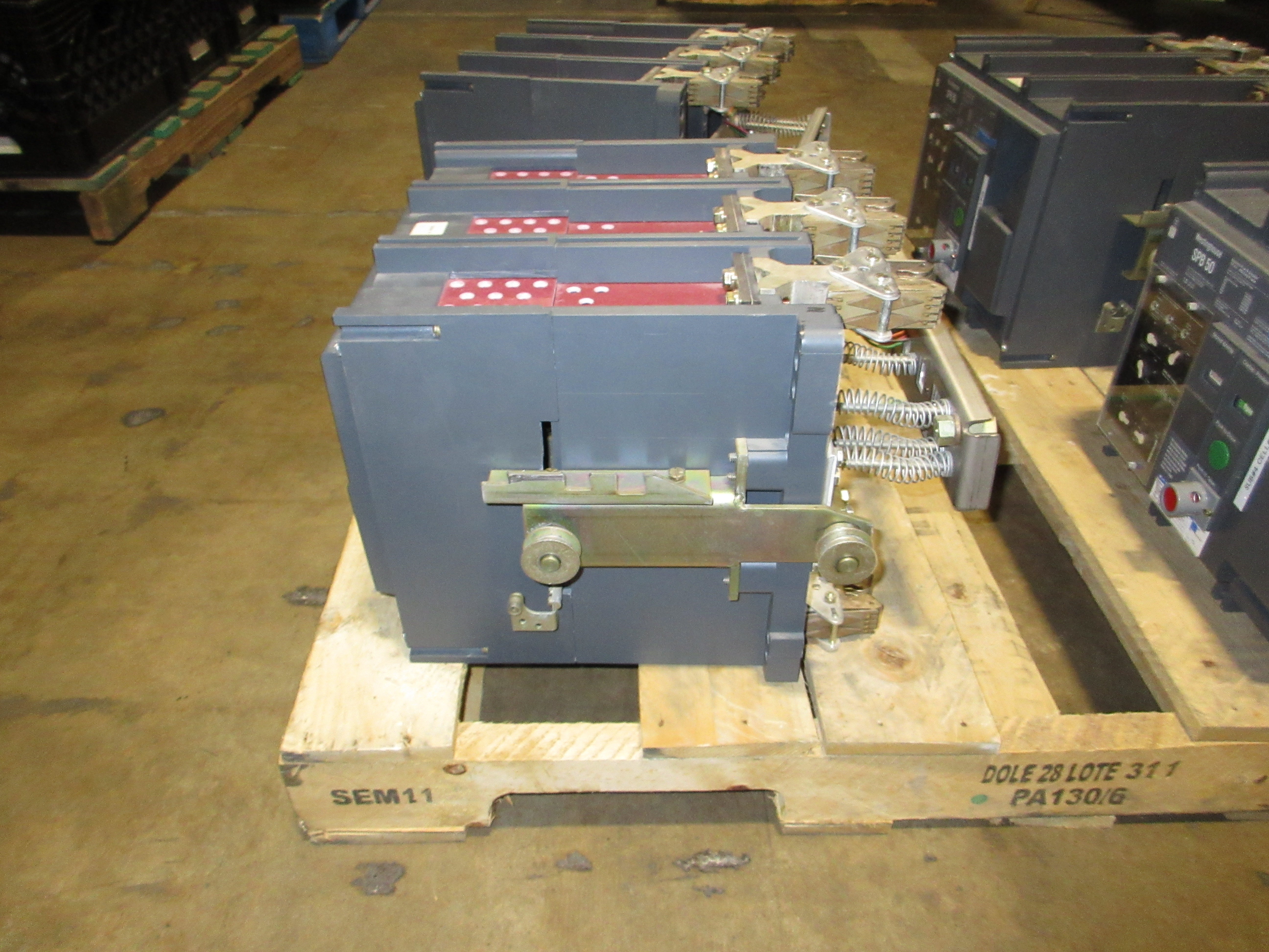 Westinghouse Circuit Breaker SPB 50 800A Frame 400A Plug 3P 50/60Hz Used