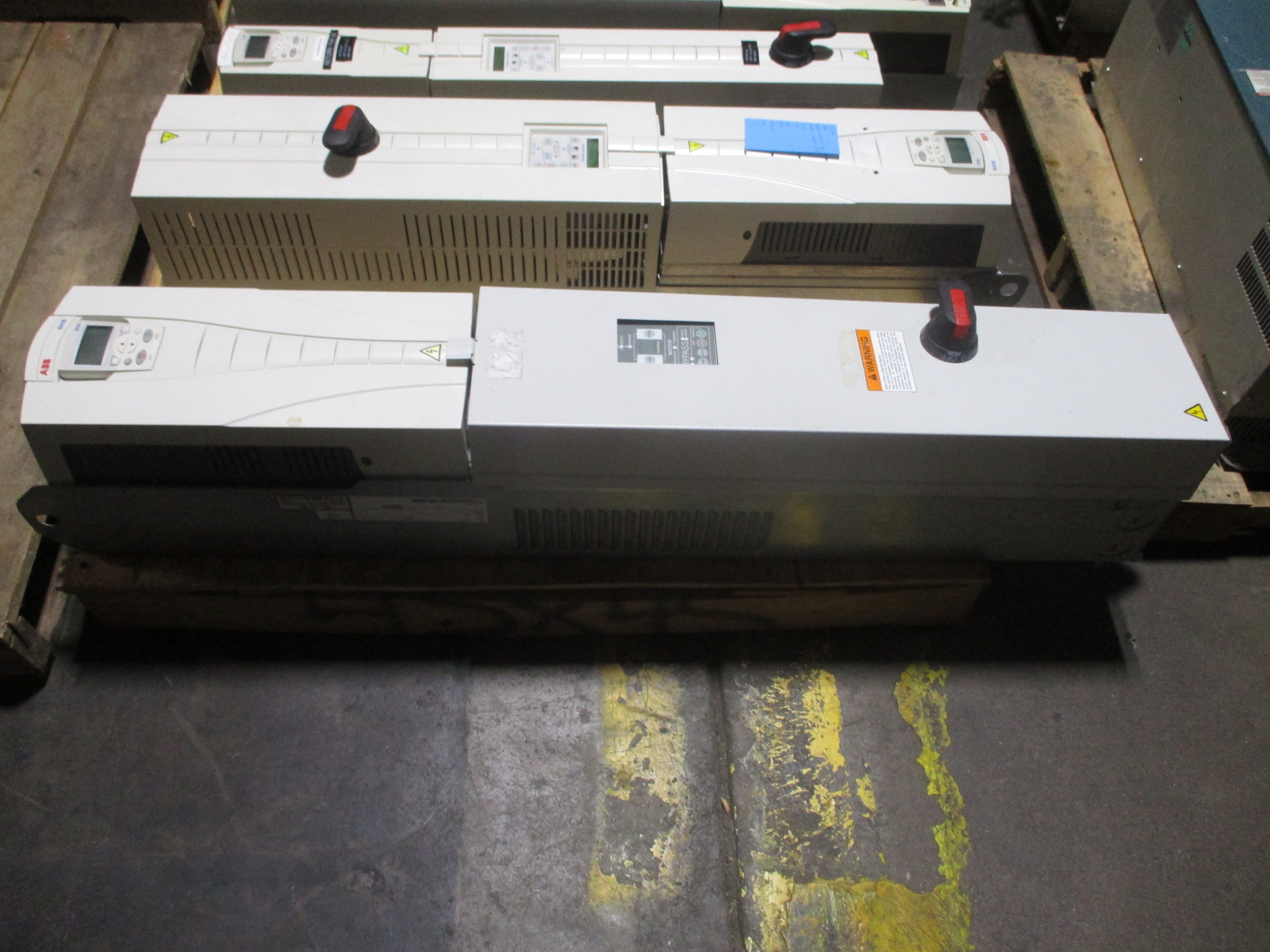 ABB ACH550 AC Drive W/Bypass ACH550-VC-031A-4+F267+K465 20HP 3Ph Input: 3PH 48-6