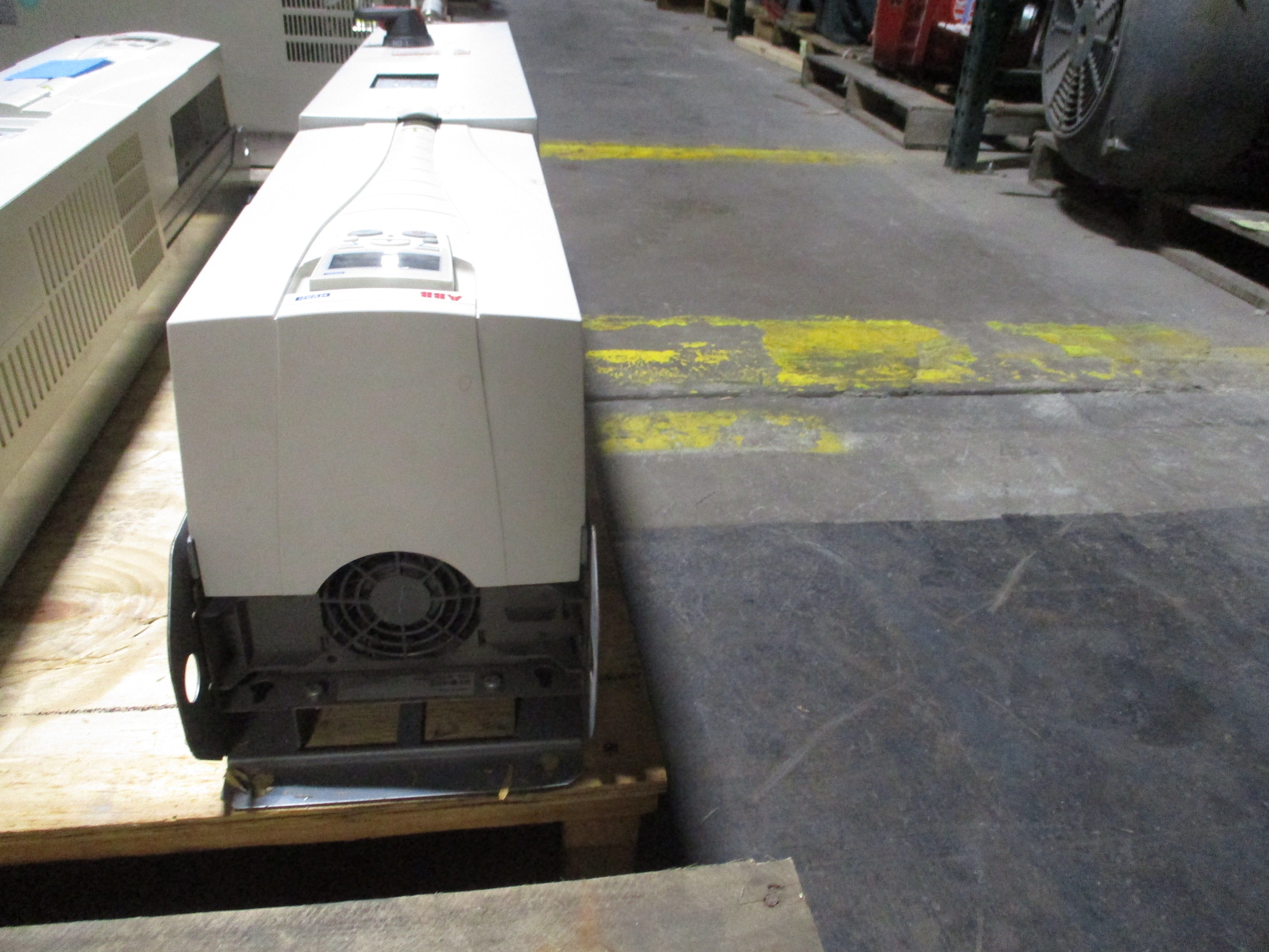 ABB ACH550 AC Drive W/Bypass ACH550-VC-031A-4+F267+K465 20HP 3Ph Input: 3PH 48-6