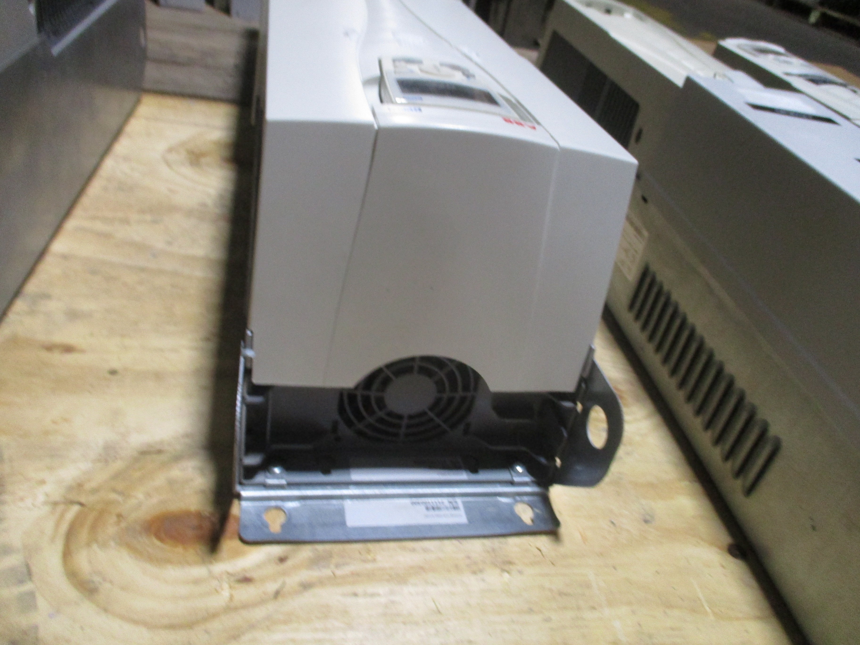 ABB ACH550 AC Drive W/Bypass ACH550-VCR-038A-4+F267 25HP 3Ph Input: 3PH 48-63Hz