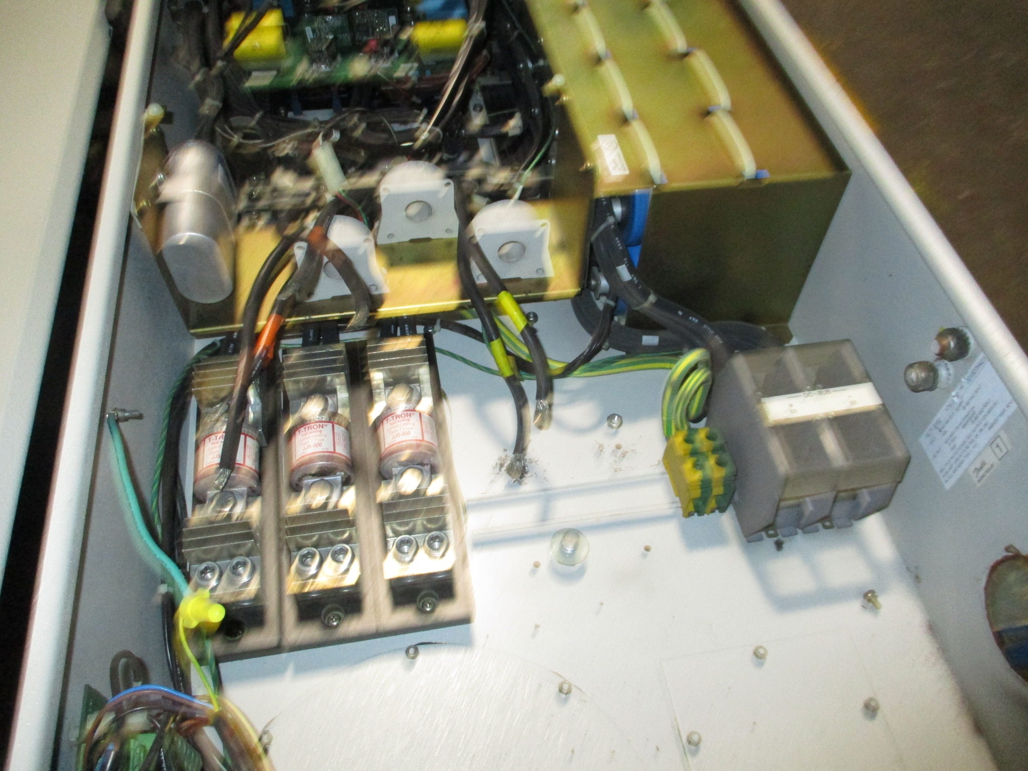 Graham VLT 3700 AC Drive 175L3722 200HP 3Ph w/ Keypad Used