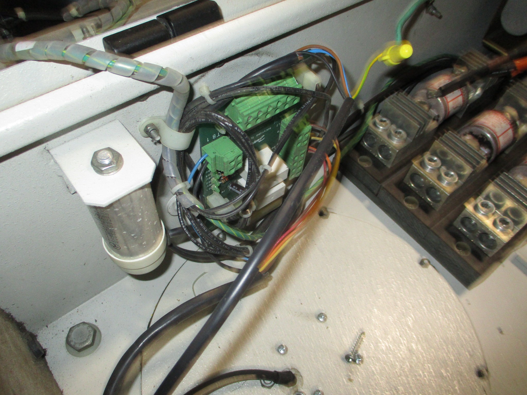 Graham VLT 3700 AC Drive 175L3722 200HP 3Ph w/ Keypad Used