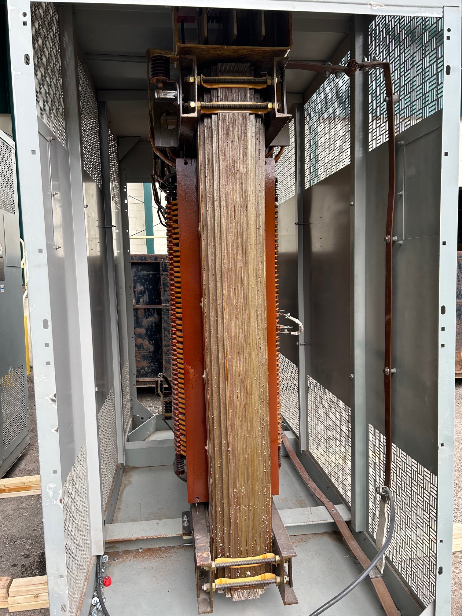 Westinghouse Transformer 2500 KVA High Volt: 12470Y/7200V 60Hz 3Ph Used